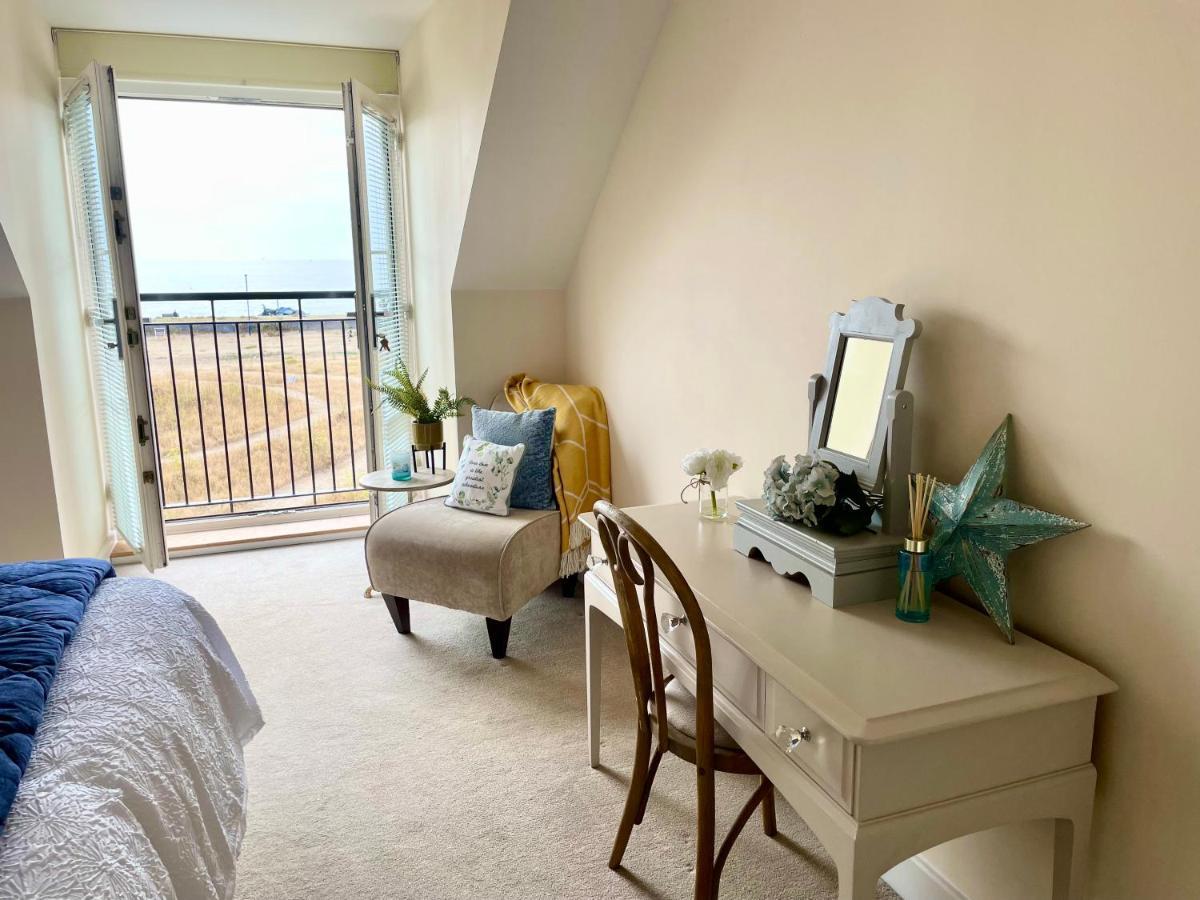 Luxurious Beach House With Spectacular Sea Views Felixstowe Exterior photo