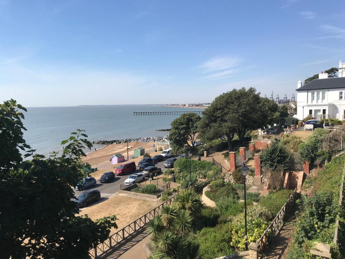 Luxurious Beach House With Spectacular Sea Views Felixstowe Exterior photo